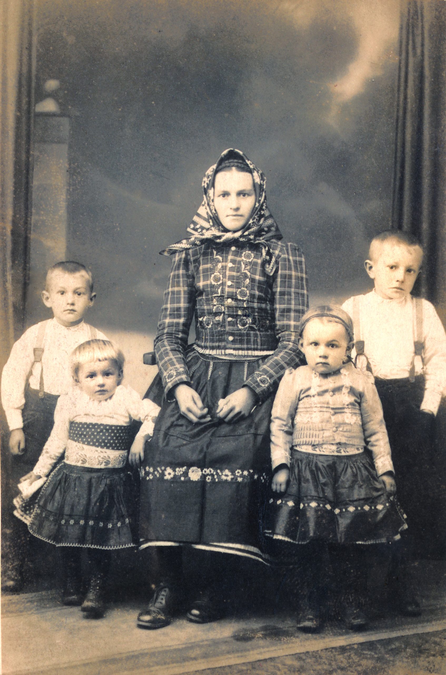 Amália (nejeschlebová) Ján, Anica,Anastázia ,Viktor Mastihuba